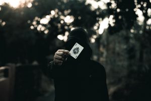 新手必学的起手牌范围：三个步骤帮你快速建立翻前策略