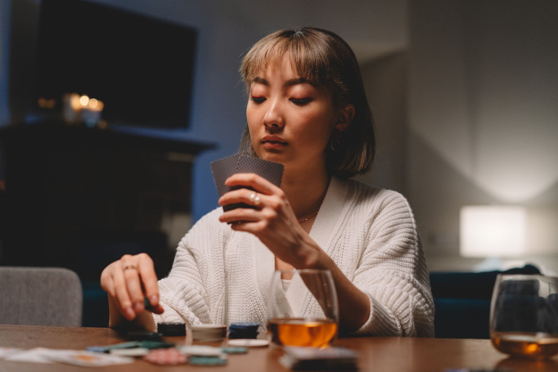 锦标赛泡沫期生存五原则:从筹码管理到心理博弈的实战拆解(要点图解)